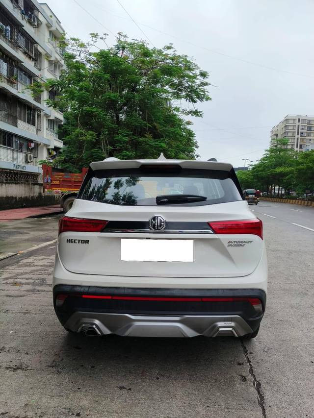 https://images10.gaadi.com/usedcar_image/4128716/original/processed_bc4056e3ff2ba8f6d411c4ef4d5ff715.jpeg?imwidth=6402