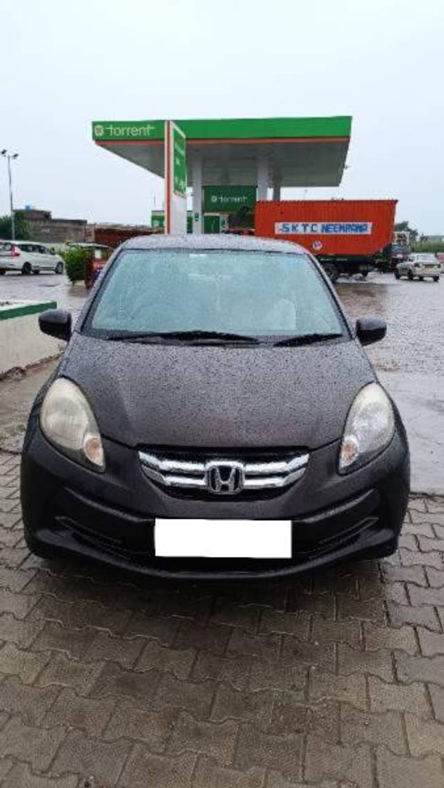 https://images10.gaadi.com/usedcar_image/4128719/original/processed_4b13e29c-5a44-457e-823e-837ebfdcd903.jpg?imwidth=6400