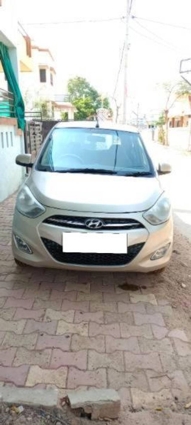 https://images10.gaadi.com/usedcar_image/4128772/original/processed_1c5140dd-6065-410a-98a1-4c740ed1d40e.jpg?imwidth=6400