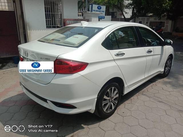 https://images10.gaadi.com/usedcar_image/4128774/original/processed_ba4a81379659e8a576a6dcd10fc1db11.jpeg?imwidth=6401