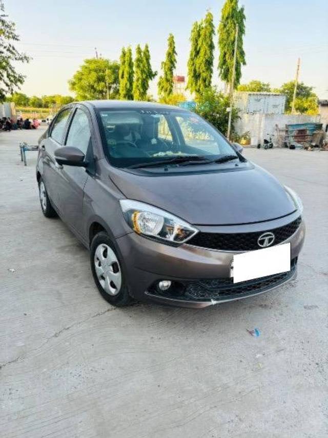 https://images10.gaadi.com/usedcar_image/4128936/original/processed_750b0f89-da1d-49d2-90c3-5df15dea1d54.jpg?imwidth=6400