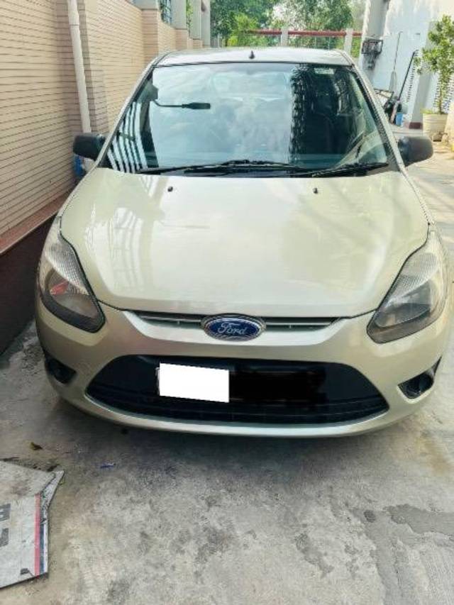 https://images10.gaadi.com/usedcar_image/4128940/original/processed_98ea41ee-5df7-4674-bb0e-741c38786aa0.jpg?imwidth=6401