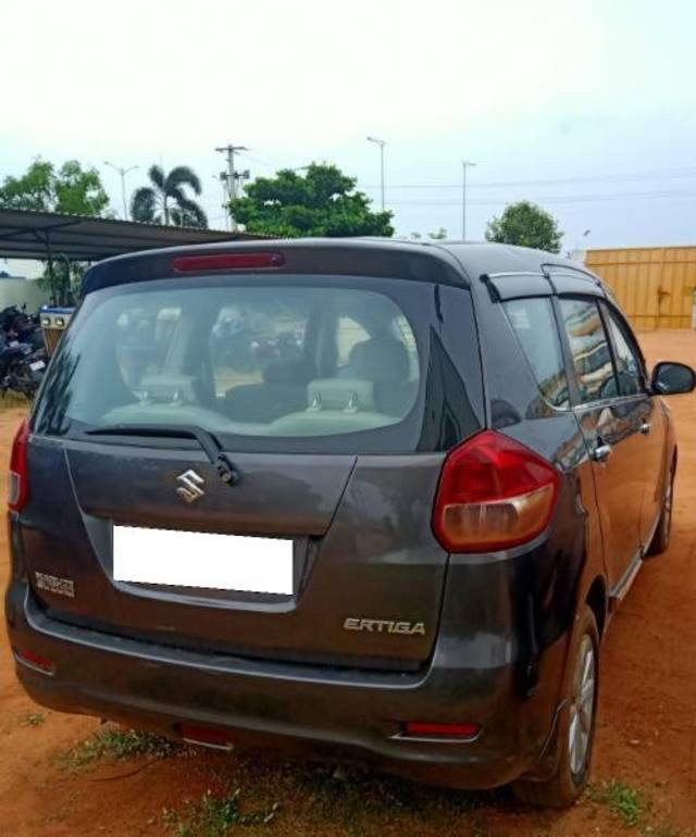 https://images10.gaadi.com/usedcar_image/4128951/original/processed_cc638dd4-d0f3-400d-874c-9b15a811513f.jpg?imwidth=6402