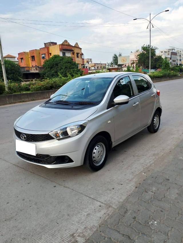 https://images10.gaadi.com/usedcar_image/4128976/original/processed_ce239d76dd90ebc207668051fd301414.jpg?imwidth=6400