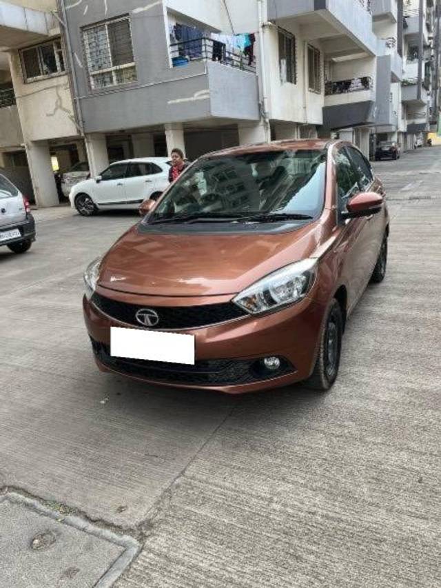 https://images10.gaadi.com/usedcar_image/4129096/original/processed_e06856c6-ac70-4dfa-ade7-455e41a717f2.jpeg?imwidth=6402