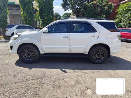 Toyota Fortuner 4x2 Manual