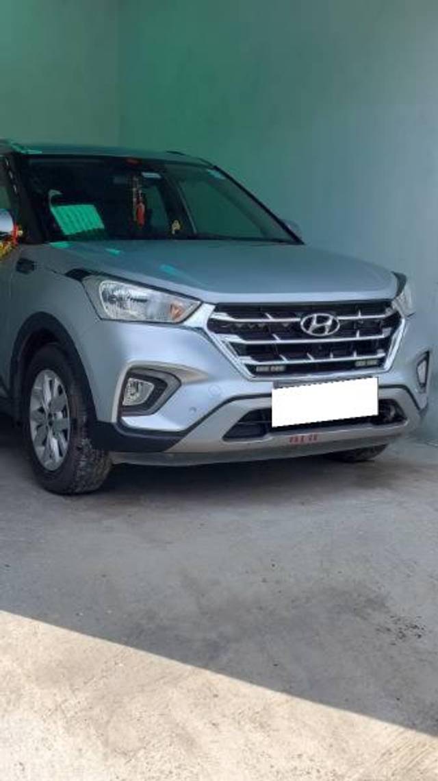 https://images10.gaadi.com/usedcar_image/4129660/original/processed_ab0c7a19-6ff9-4ee3-9267-7c9a4b96b5bb.jpg?imwidth=6400