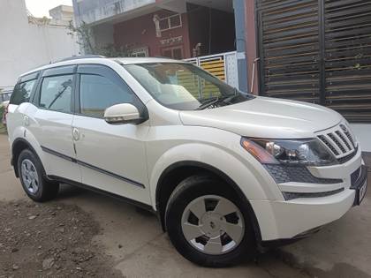 Mahindra XUV500 W6 2WD