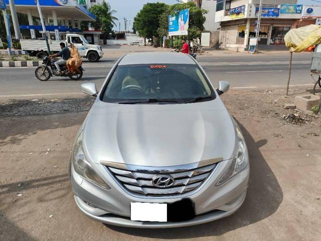 https://images10.gaadi.com/usedcar_image/4129770/original/processed_8c23b46c-a89c-4720-a294-f6f32f7d330d.jpg?imwidth=6400