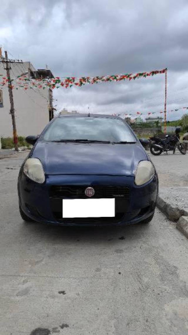 https://images10.gaadi.com/usedcar_image/4129875/original/processed_dfb6cbd7-6e13-480f-80c0-781b33db8ff8.jpg?imwidth=6400