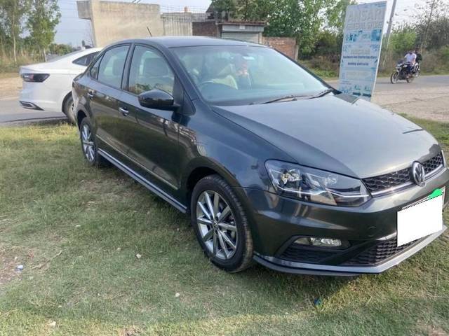 https://images10.gaadi.com/usedcar_image/4129922/original/processed_bac8fb47-8b9f-498f-9380-9854a15253a2.jpg?imwidth=6400