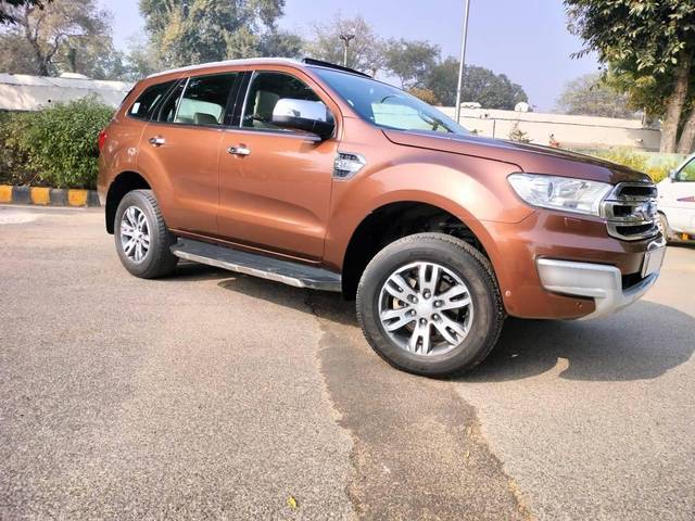 https://images10.gaadi.com/usedcar_image/4129970/original/processed_ffb8010ce96c0882d181e058901e2b5e.jpg?imwidth=6400