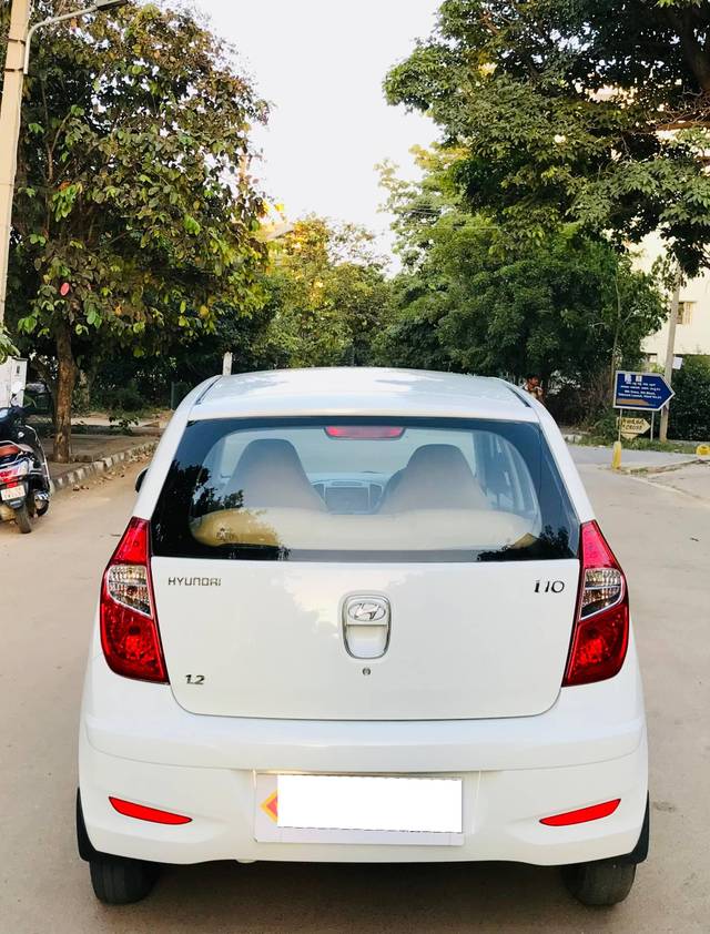 https://images10.gaadi.com/usedcar_image/4130008/original/processed_c1cc0026b11bb50ea689340a56ee5e93.jpeg?imwidth=6402