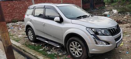 Mahindra XUV500 W10 2WD