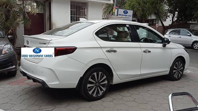 https://images10.gaadi.com/usedcar_image/4130066/original/processed_57dbf9f4ee2a5cb7452dc11783d2f189.jpg?imwidth=6402