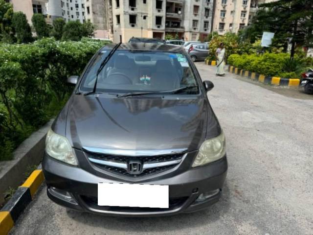 https://images10.gaadi.com/usedcar_image/4130087/original/processed_c4682795-ef45-4409-9eb4-b08c46a1aa18.jpg?imwidth=6400