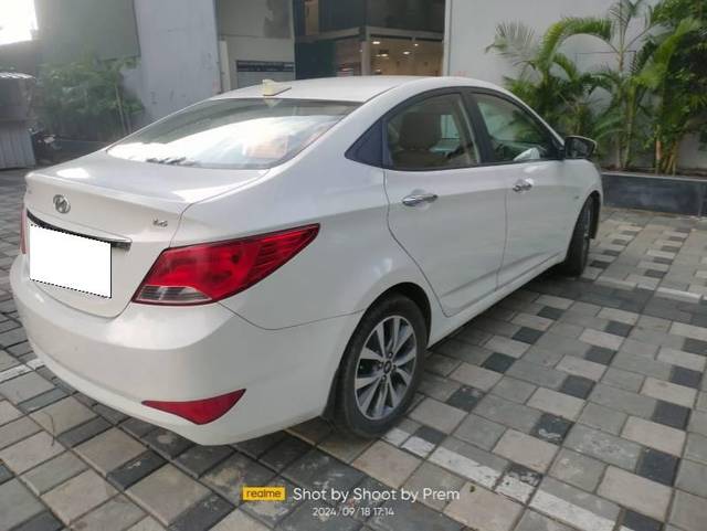 https://images10.gaadi.com/usedcar_image/4130106/original/processed_a3d2ac61-1d03-4bc5-938d-89136da8094b.jpg?imwidth=6401