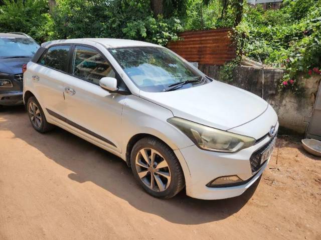 https://images10.gaadi.com/usedcar_image/4130229/original/processed_299d41cc-0278-4e61-a5a3-a94c2d24f935.jpg?imwidth=6400