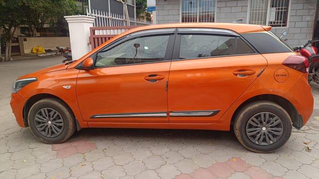 https://images10.gaadi.com/usedcar_image/4130330/original/processed_24adcb5ccf6fd4b575441001aa01b7b6.jpeg?imwidth=6402