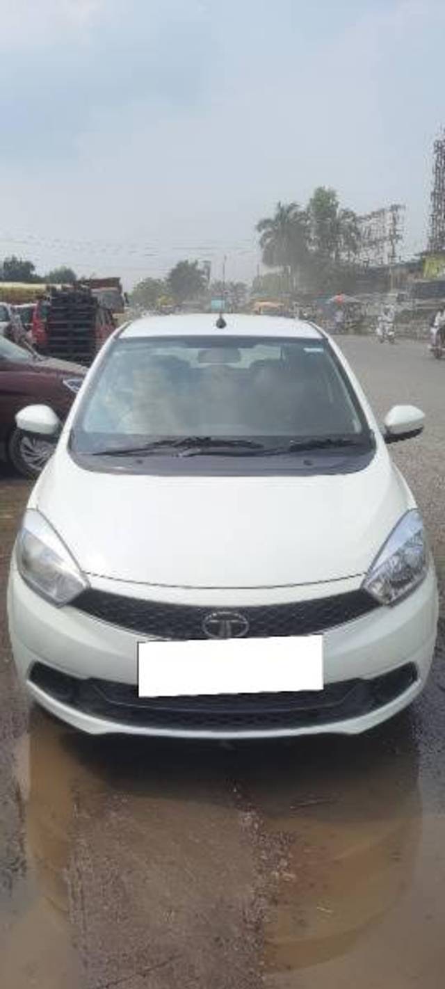 https://images10.gaadi.com/usedcar_image/4130343/original/processed_ab93d38a-74e8-4707-a1ff-82d7ef1244c9.jpg?imwidth=6400