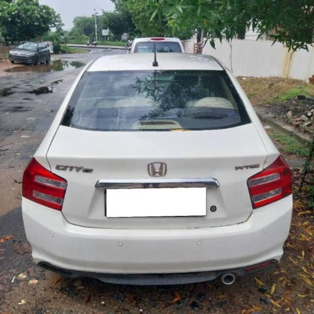 https://images10.gaadi.com/usedcar_image/4130351/original/processed_ab3ff527-ab98-4725-9460-6d72abd32eb0.jpg?imwidth=6401