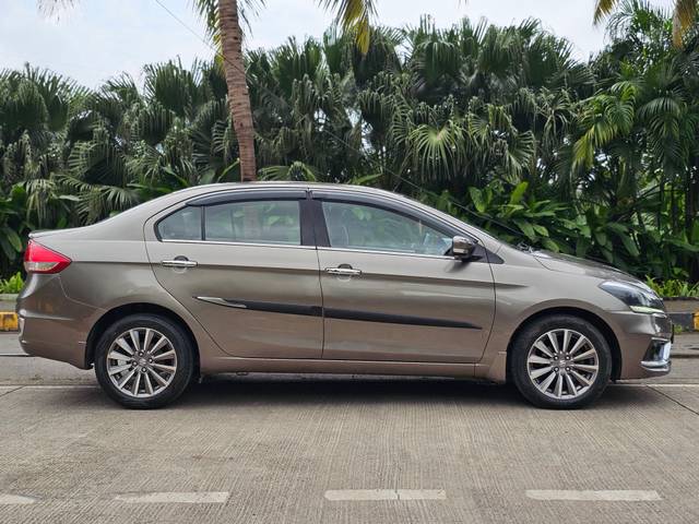 https://images10.gaadi.com/usedcar_image/4130423/original/ef36cf1e7b59c7cb271df99d371b5387.jpg?imwidth=6401