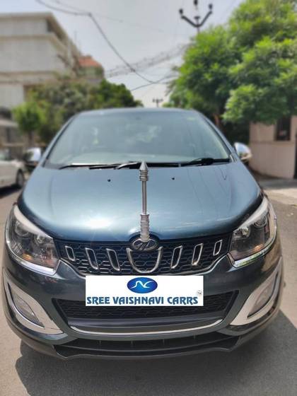 Mahindra Marazzo M6 8Str