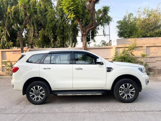 https://images10.gaadi.com/usedcar_image/4130763/original/processed_76921ea32068991d791b54824e6f2d5f.jpg?imwidth=6401