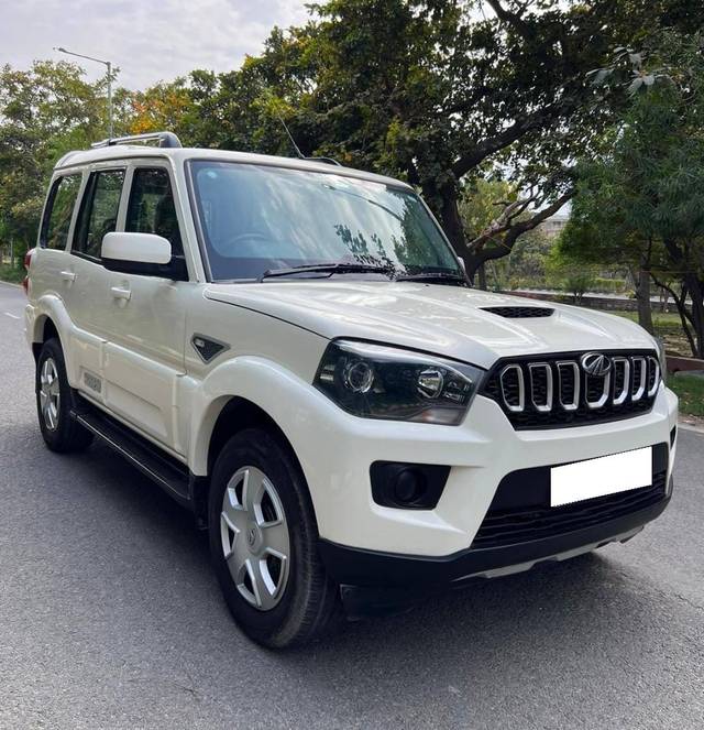 https://images10.gaadi.com/usedcar_image/4130854/original/processed_919a9ef30c64f42d4ba1fc65fc463955.jpg?imwidth=6400