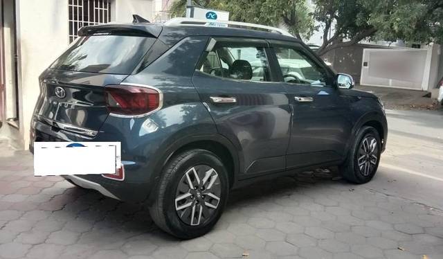 https://images10.gaadi.com/usedcar_image/4130975/original/processed_0c32a361023960a0f2b7c8bcd81964d6.jpeg?imwidth=6402