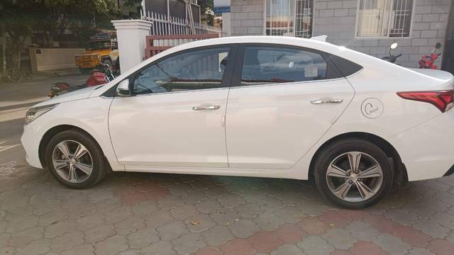 https://images10.gaadi.com/usedcar_image/4131007/original/processed_4fb64d04381f7bda73bb28ec3bbd8a39.jpeg?imwidth=6402