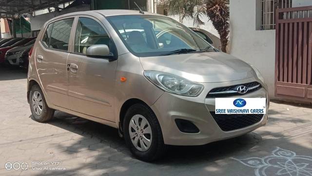 https://images10.gaadi.com/usedcar_image/4131061/original/processed_404cc8d6237234d664bae622bf6772aa.jpeg?imwidth=6400