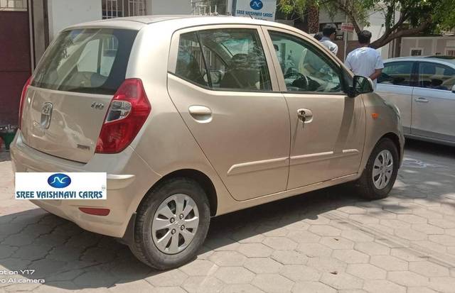 https://images10.gaadi.com/usedcar_image/4131061/original/processed_e3226e3b42c4f0eb1eb682211db1fd22.jpeg?imwidth=6401