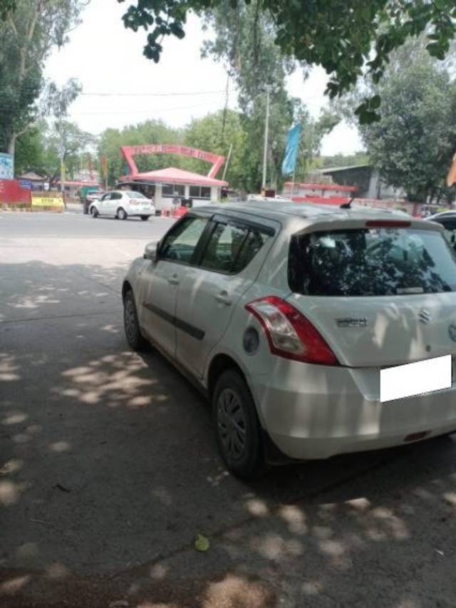 https://images10.gaadi.com/usedcar_image/4131126/original/processed_7b8fc8cd-0501-4f1f-b0c5-7113eec088dc.jpg?imwidth=6400