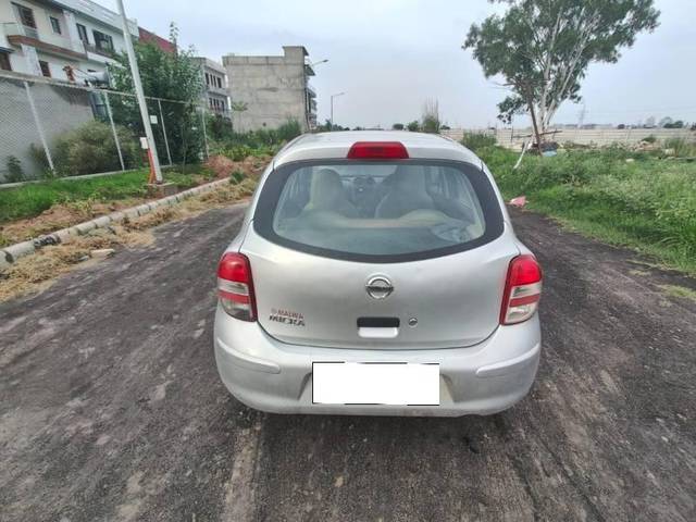 https://images10.gaadi.com/usedcar_image/4131188/original/processed_eeda1efb-9f0d-4105-a3c2-30a20e59f6ff.jpg?imwidth=6401