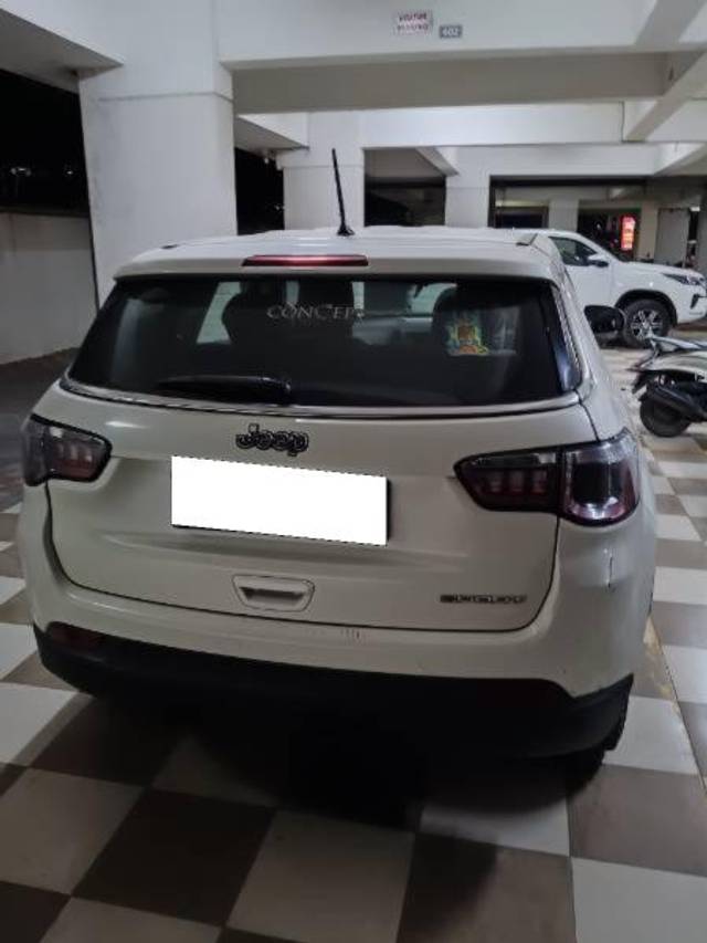 https://images10.gaadi.com/usedcar_image/4131285/original/processed_b265d126-caad-4eab-b8a4-8d3d10abdd58.jpg?imwidth=6401