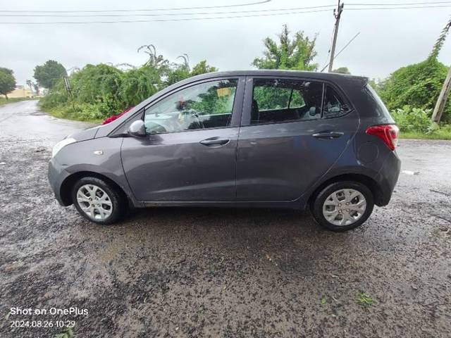 https://images10.gaadi.com/usedcar_image/4131435/original/processed_15555252-fbc5-4300-a972-ed396fc79875.jpg?imwidth=6401