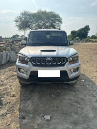 Mahindra Scorpio 2014-2022 Mahindra Scorpio S10 7 Seater