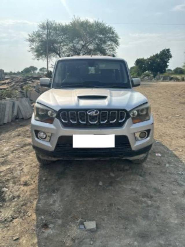 https://images10.gaadi.com/usedcar_image/4131645/original/processed_670ae764-c627-469c-b4e0-2ef962d90497.jpg?imwidth=6400