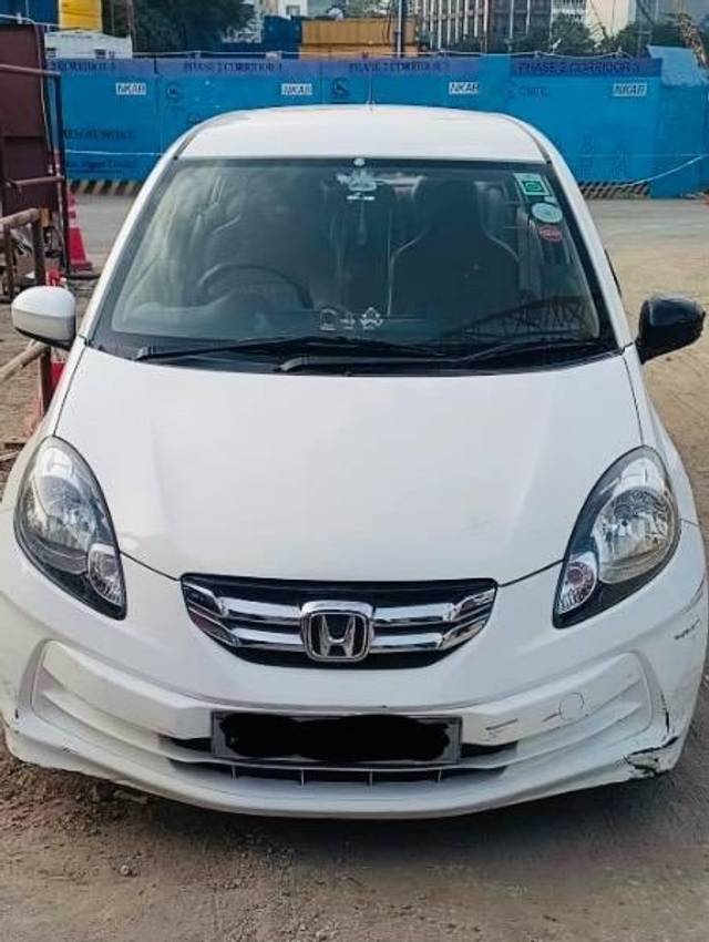 https://images10.gaadi.com/usedcar_image/4131710/original/processed_3b106980-1d8b-4955-847c-f67f2cd02084.jpeg?imwidth=6400