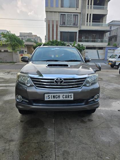 Toyota Fortuner 4x2 4 Speed AT