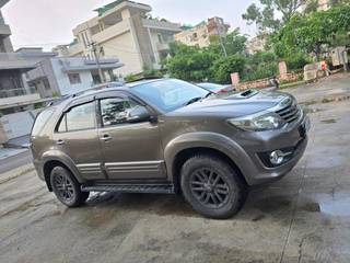 Toyota Fortuner 2011-2016 Toyota Fortuner 4x2 4 Speed AT