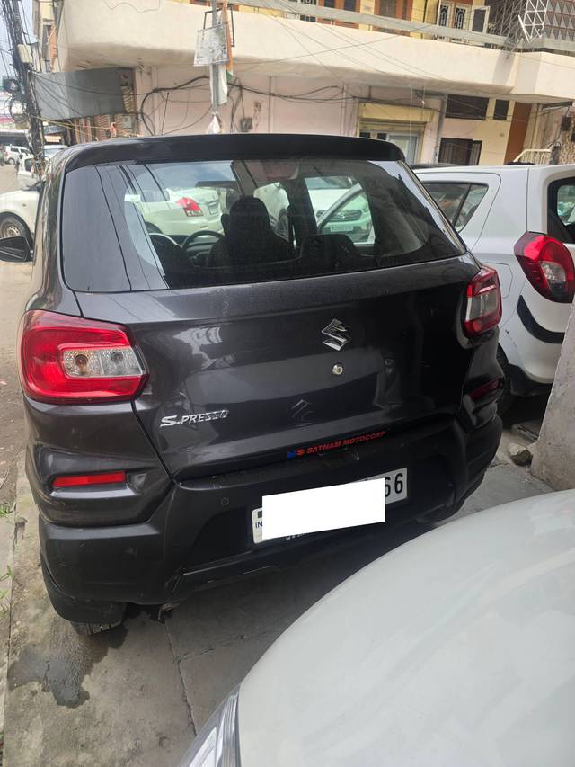 https://images10.gaadi.com/usedcar_image/4131859/original/processed_e6bfc21ca9fd8b0efd4014a1434008fb.jpg?imwidth=6402