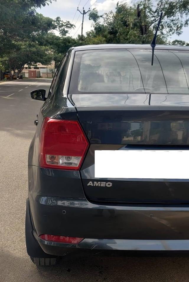 https://images10.gaadi.com/usedcar_image/4131896/original/processed_a5aca53235da779889ec417031e8f926.jpeg?imwidth=6402