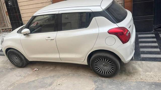 https://images10.gaadi.com/usedcar_image/4132072/original/processed_7fee80ed-33c2-483a-bbb7-633400dabd35.jpg?imwidth=6400