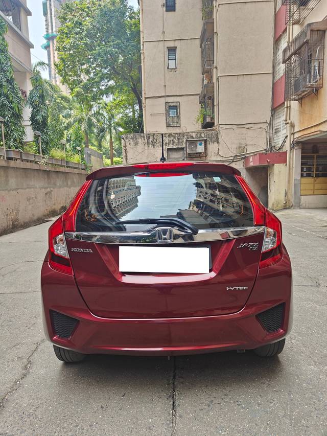 https://images10.gaadi.com/usedcar_image/4132198/original/processed_410c9f873883289692d9ba7750e2310c.jpg?imwidth=6402