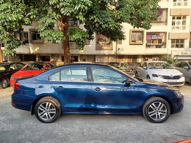 https://images10.gaadi.com/usedcar_image/4132232/original/processed_7d95c11a33ff9a03a011409a9148de8c.jpeg?imwidth=6402