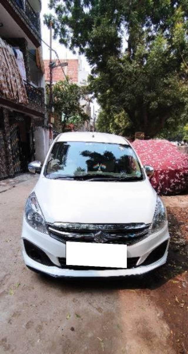 https://images10.gaadi.com/usedcar_image/4132237/original/processed_726f9893-da2d-4cdd-bac4-0a1663e8e576.jpg?imwidth=6400