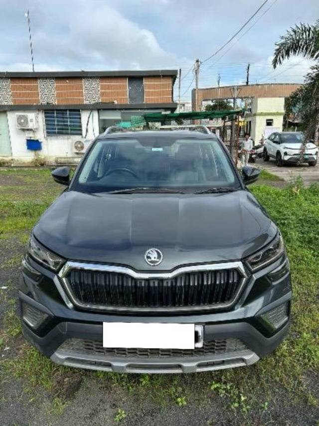 https://images10.gaadi.com/usedcar_image/4132247/original/processed_9a2edc1f-91bd-448a-b1e6-6d0ca2999178.jpg?imwidth=6400