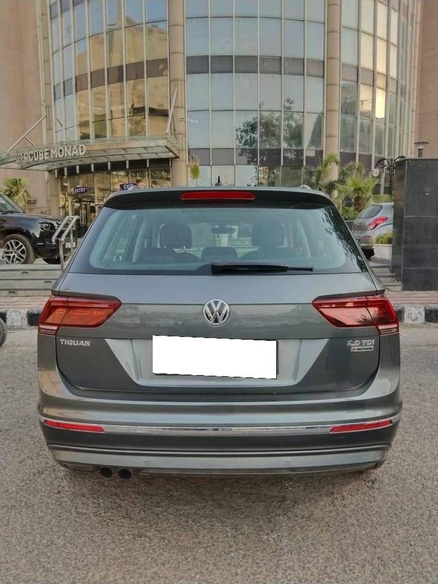 https://images10.gaadi.com/usedcar_image/4132293/original/processed_ca4b7af062f8e77d7b92d3f7433e5567.jpg?imwidth=6402